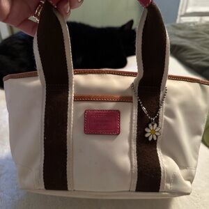 Vintage Coach mini hand bag!